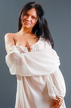 Penelope R Fantastic Model Shows Her Sexy Body